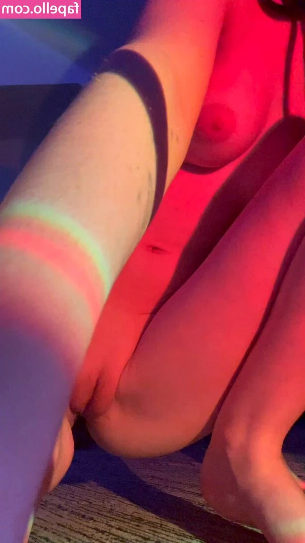 ninasoyumi - https://onlyfans.com/331869758/silviasiciliaxxx