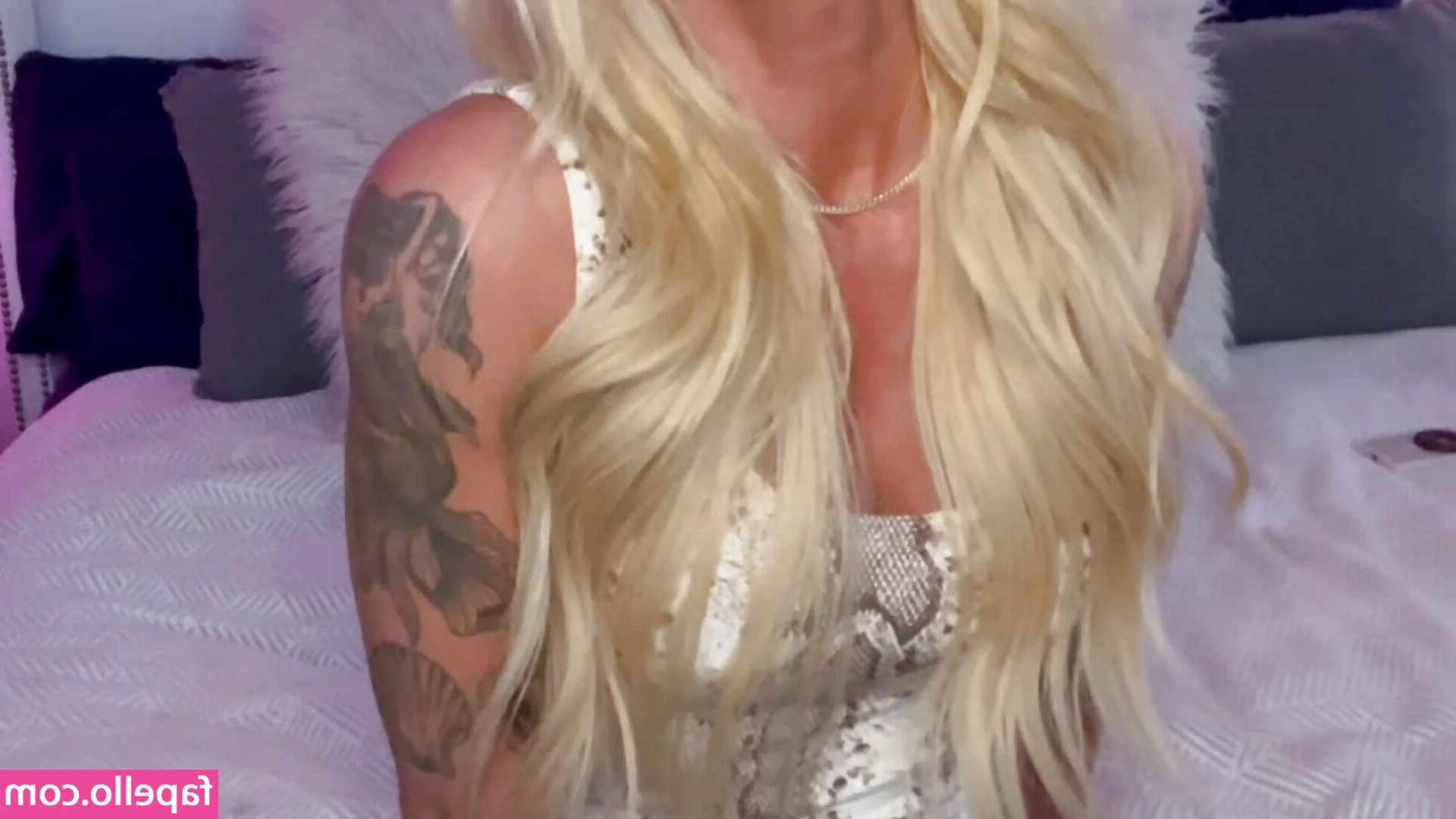Blondiluvsanal - There is a deep dark corner of your mind that only I can set free...