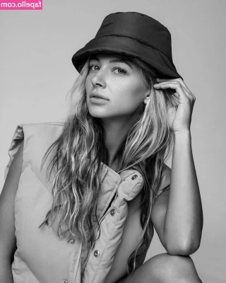 Franceska Fournier [ franceska-fournier ] - I was thinking about you today! DM me I love flirting in my DM! Tell