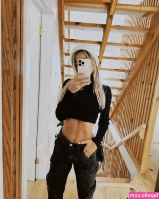 Franceska Fournier [ franceska-fournier ] - What could be happening here     caliopijoon