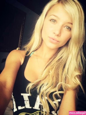 Franceska Fournier [ franceska-fournier ] - Love me some