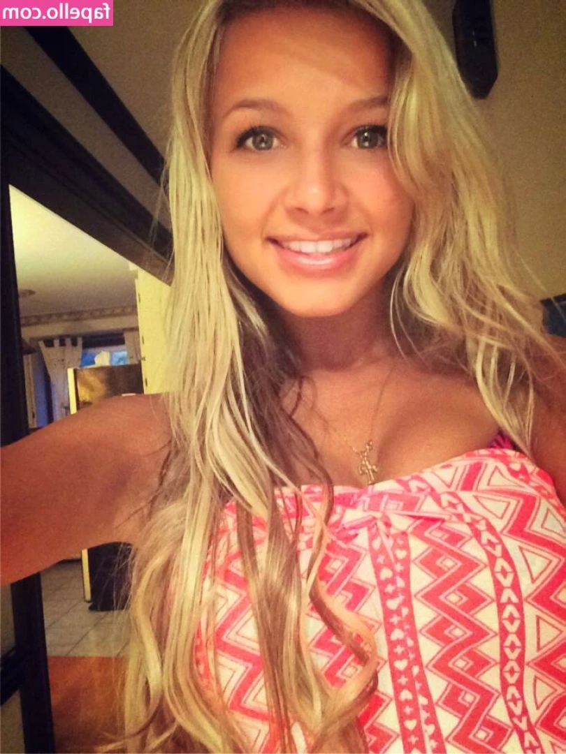 Franceska Fournier [ franceska-fournier ] - Fresh out the oily shower