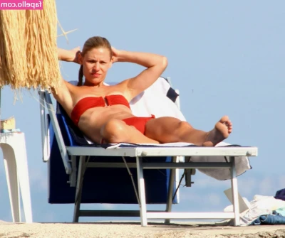 Claire Danes [ claire-danes ] - New Year's cum eating video!🤤🤳  Happy New Year to all my