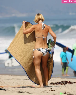Claire Danes [ claire-danes ] - Titty bounces and upskirts on a boat 👀