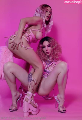 opheliaoverdose - Am I teasing you with these curves