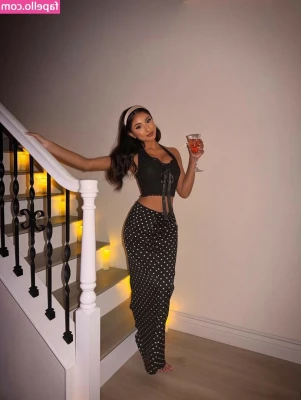 Savannahnoodlez - I’ve gotten good at taking booty pics lately