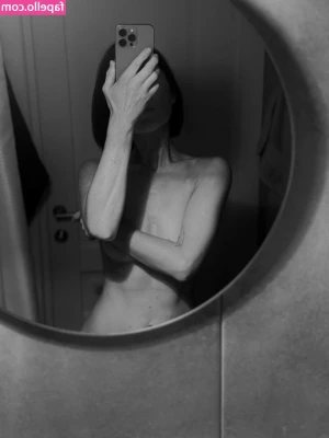 sophaselfportraits - Lovely load! I'd rate it 7.5/10