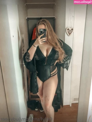 Judybeer - Hey guys  I m going live on Stripchat and Clapper in about an hour 