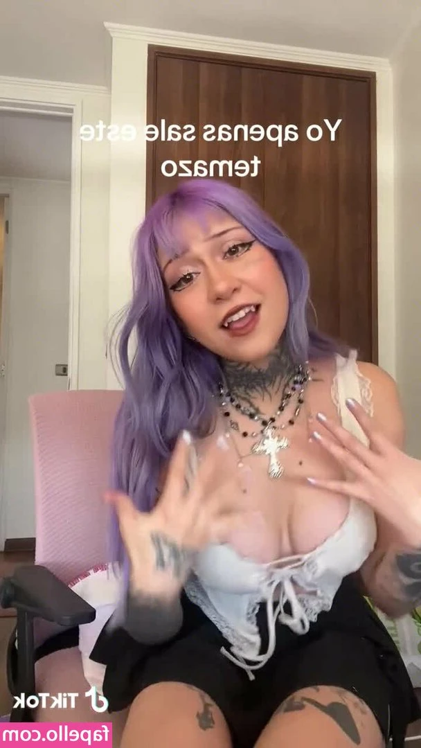 Nekotattu - Nudes with dildo