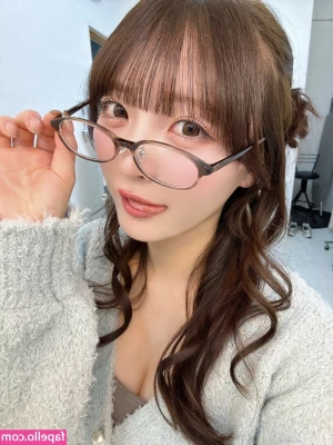 yurayura_yuraa [ yurayura-yuraa ] - If you like all my posts I ll make sure to send you something extra