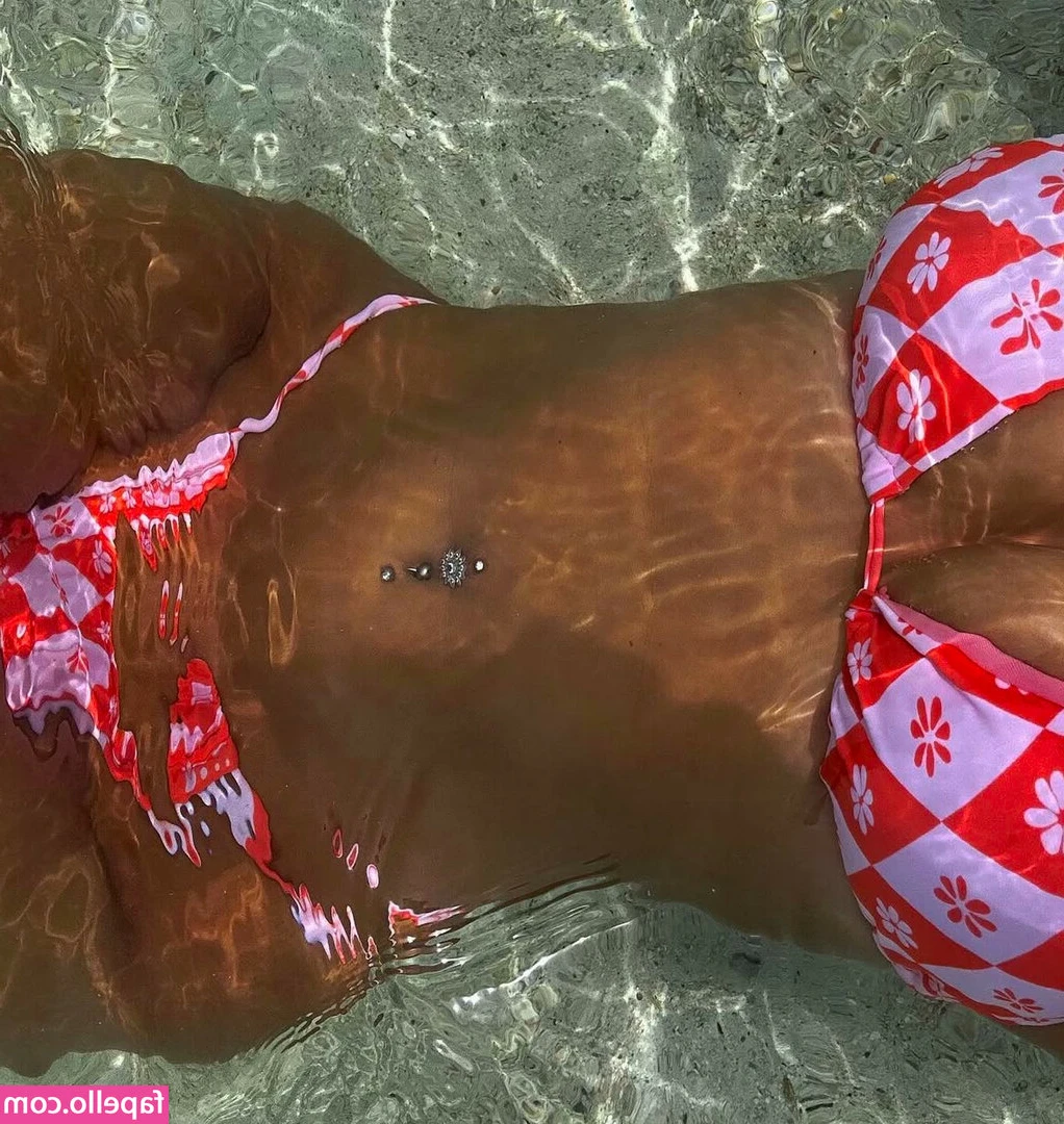 youngprincess4u [ youngprincess4u-1 ] - Flashing 😈😩