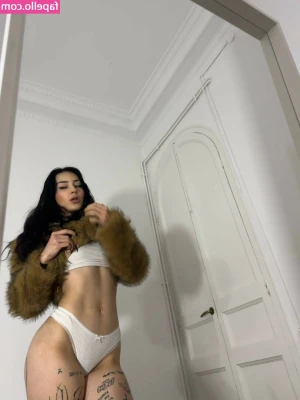selfishara - Cafe bathroom 💋