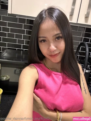 Hannah_whooo [ hannah-whooo-6 ] - I like licorice and pineapple pizza - yes, I'm a pervert