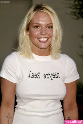 Agnes Bruckner [ agnes-bruckner ] - This is how im waiting for u in bed today