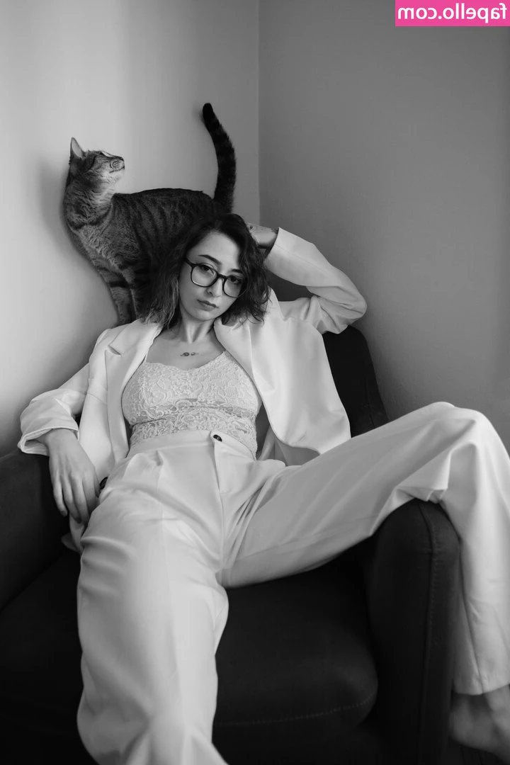 Ezgi Temel [ ezgi-temel ] - Black and white