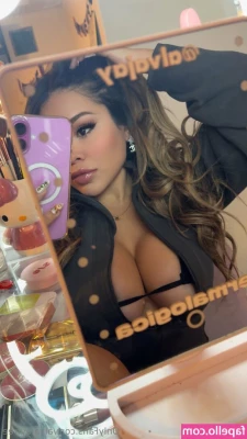 alvajayfree [ alvajayfree-2 ] - what a way to start your day... jerking off to some juicy tits 😇
