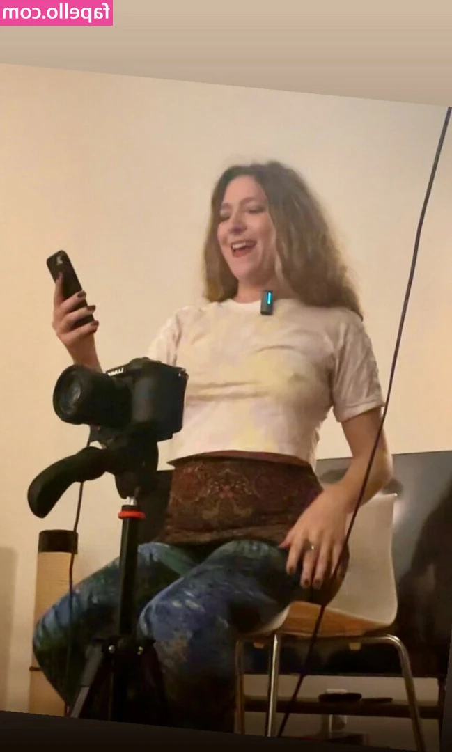 alt_asmr [ alt-asmr ] - Trying Leather trousers and heels 👠 for a custom to make sure thay