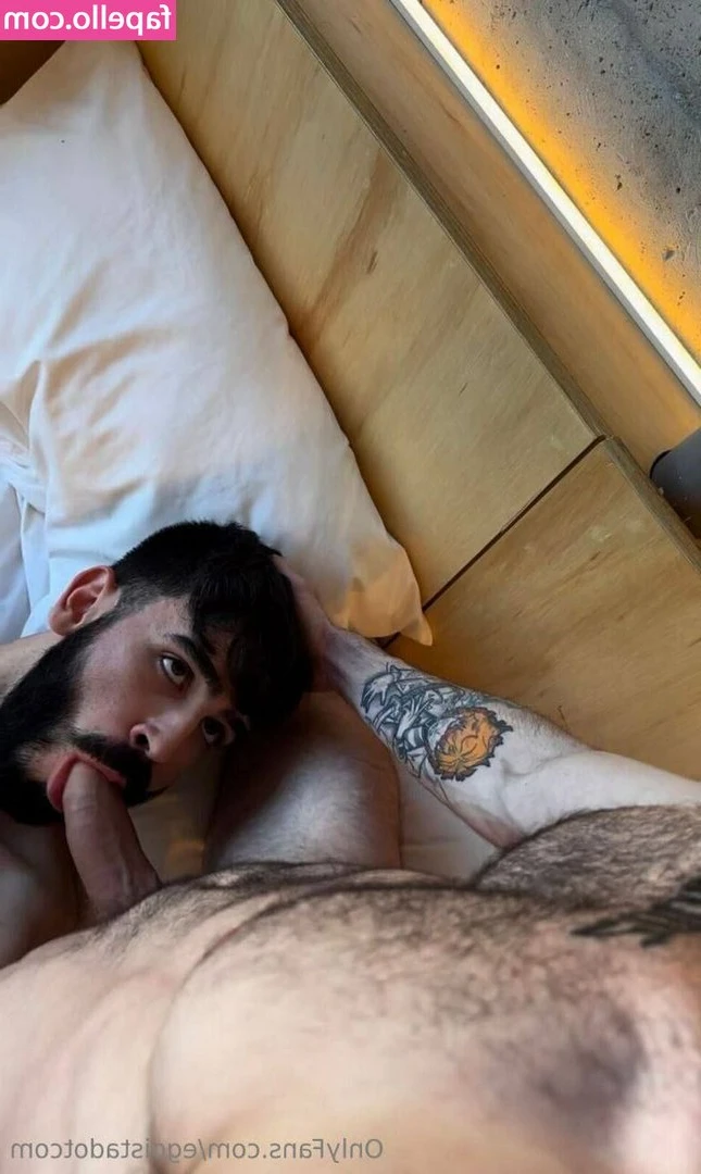 egoistadotcom - I need more sleep or some spanks to wake me up 😴