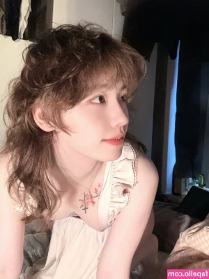 Yun_MengZe [ yun-mengze ] - I'm your naughty girl, the one that likes to be fucked hard.