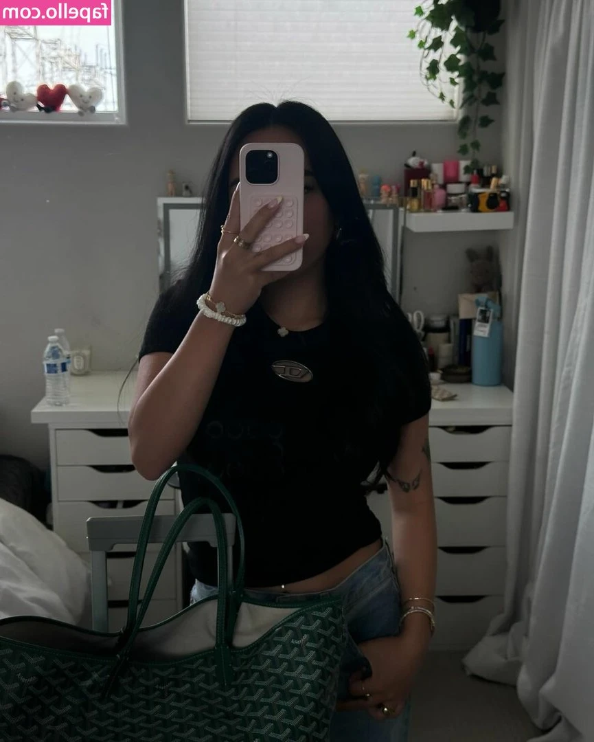 lilkasian - Nudes from when I was like 21 lol 😈