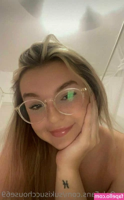 Sukisucchouse69 - 1 oder 2 ? 😏🔥 Ich habe gerade neuen Content für euch gemacht