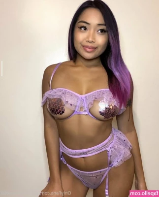 Sukisucchouse69 - Good morning 🐣 topless version being sent to your DMs xx
