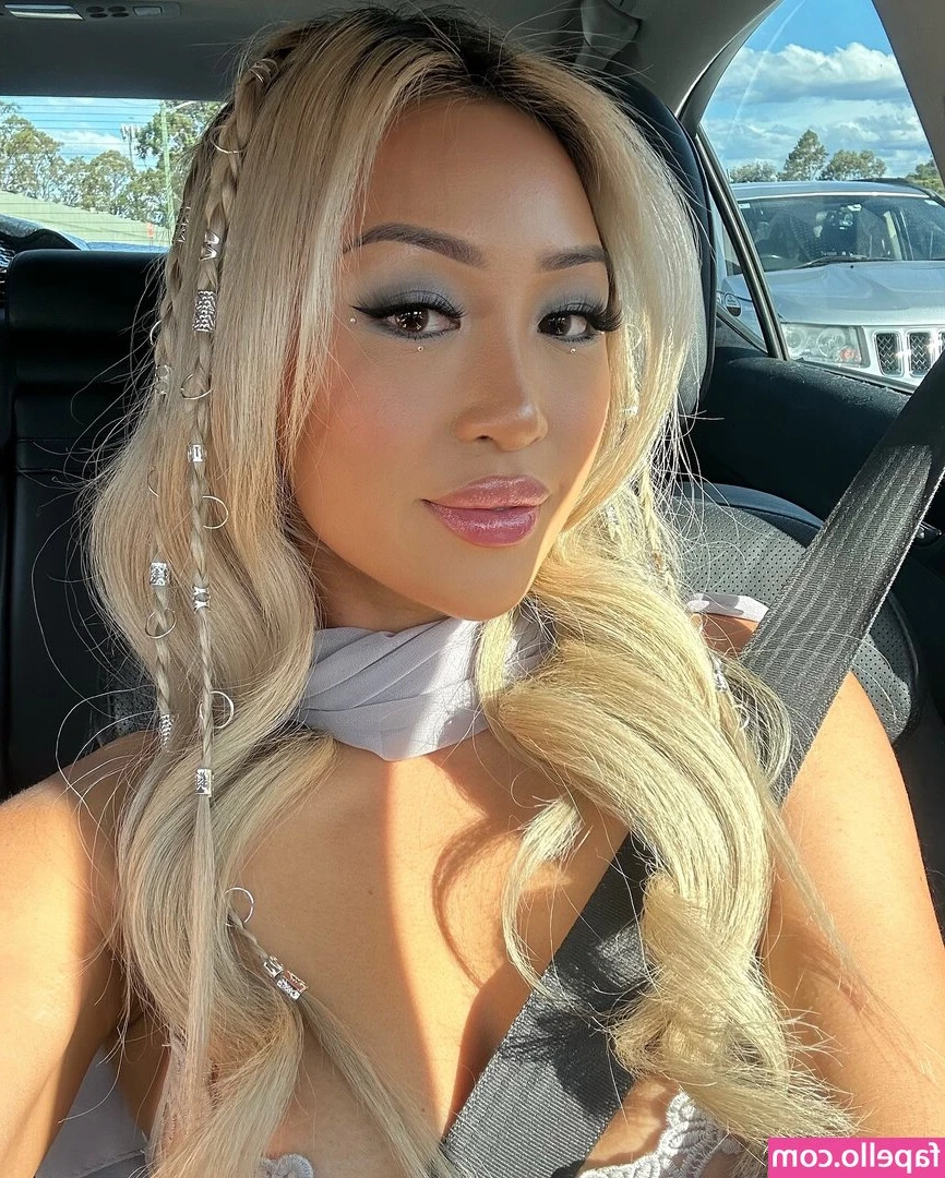 Jess Valencia [ jess-valencia ] - Blondes just want to have fun😘