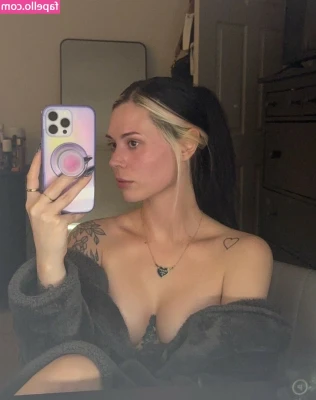 sativapeachgod - This 3LF loves to suck huge cock @zayhilfger Go find the rest of the