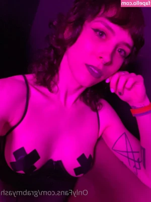 Grabmyash - What I see - Female POV