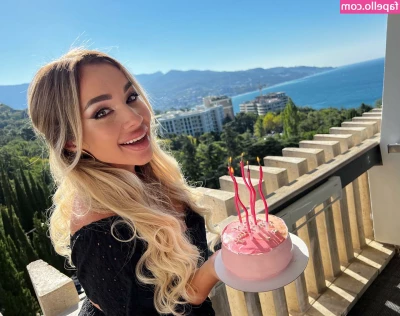 Anna Kostenko [ anna-kostenko ] - this bunny needs to be bred RIGHT NOW!!😖