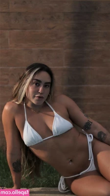 Amy Reis [ amy-reis ] - As you folks enjoyed the bonus shower pics, thought I'd switch it up