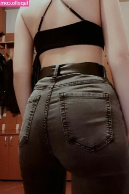 ralucagranola - Do I look good in this 🥺👉👈?