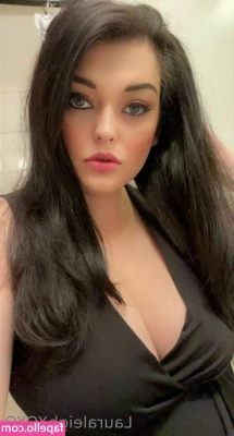 lauraleighxoxo - Happy titty Weekend 🤪