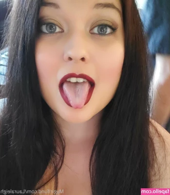 lauraleighxoxo - At burger King drive thru like this