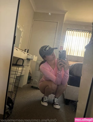 Willow Jade [ willow-jade-1 ] - Wanna join me in the shower