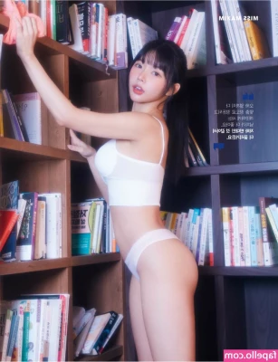 U.Hwa [ u-hwa ] - Happy Milf Monday     TIPS APPRECIATED