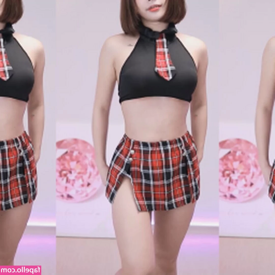 U.Hwa [ u-hwa ] - She loves the BBC slow strokes