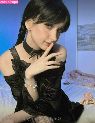 yuko_tyannn [ yuko-tyannn ] - A little flare on thong Thursday    Want to know a secrect   I m