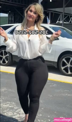 Yanelys Nava [ yanelys-nava ] - Get on your knees and put your face between my buns… it’s worship