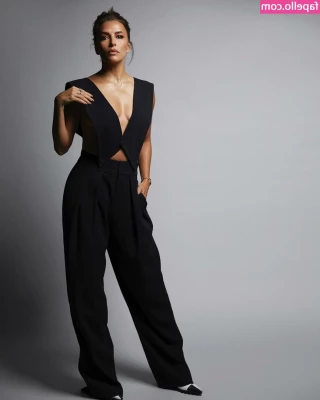 Eva Longoria [ eva-longoria ] - I just made a bunch of content laying in my bed    Checkout your