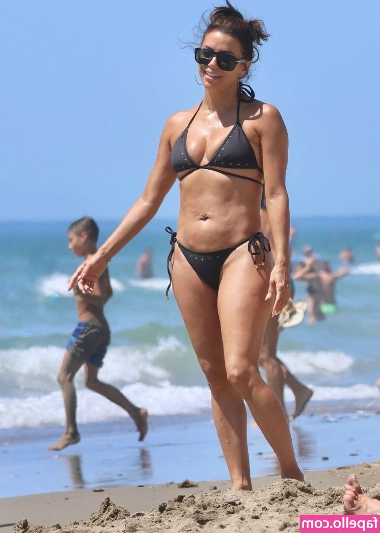 Eva Longoria [ eva-longoria ] - Spontaneous action  Who wants to control my f machine   while I am