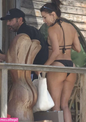 Eva Longoria [ eva-longoria ] - he says these heels make me the perfect height