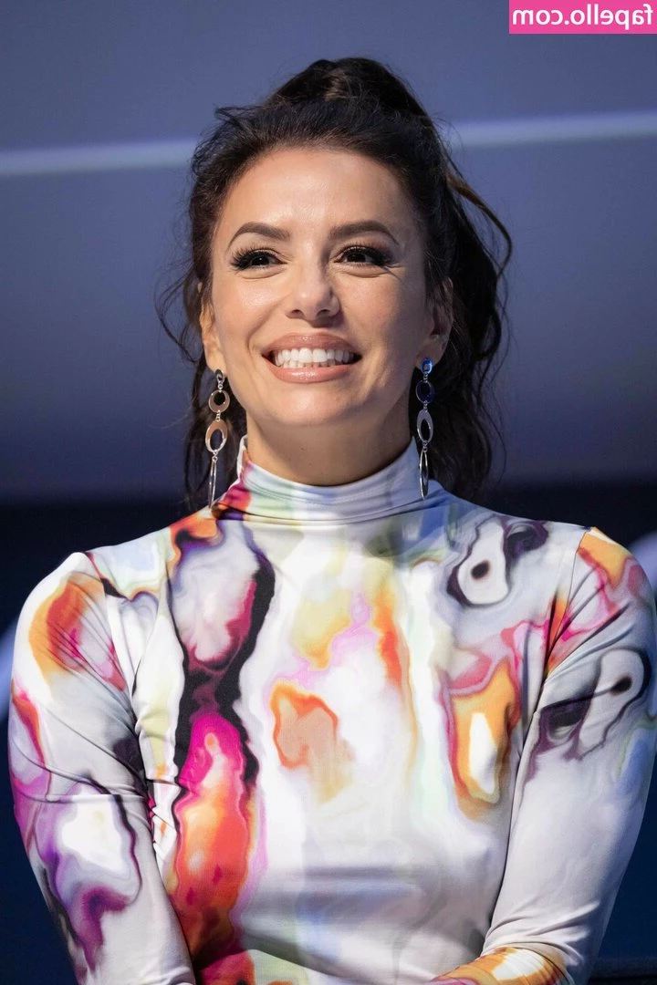 Eva Longoria [ eva-longoria ] - I just ordered a lot from Porto’s…who wants to pay for my meal
