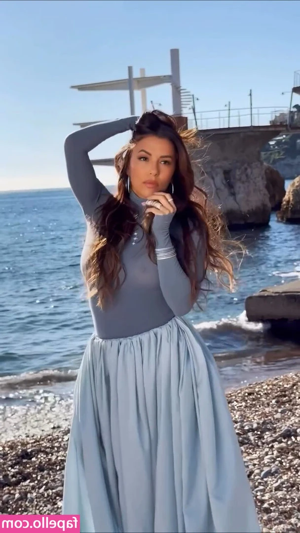 Eva Longoria [ eva-longoria ] - Morning Juice Cravers! Have a lovely week!