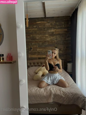 missemmy19 - I love latex and corsets (maybe time to get a latex corset?)