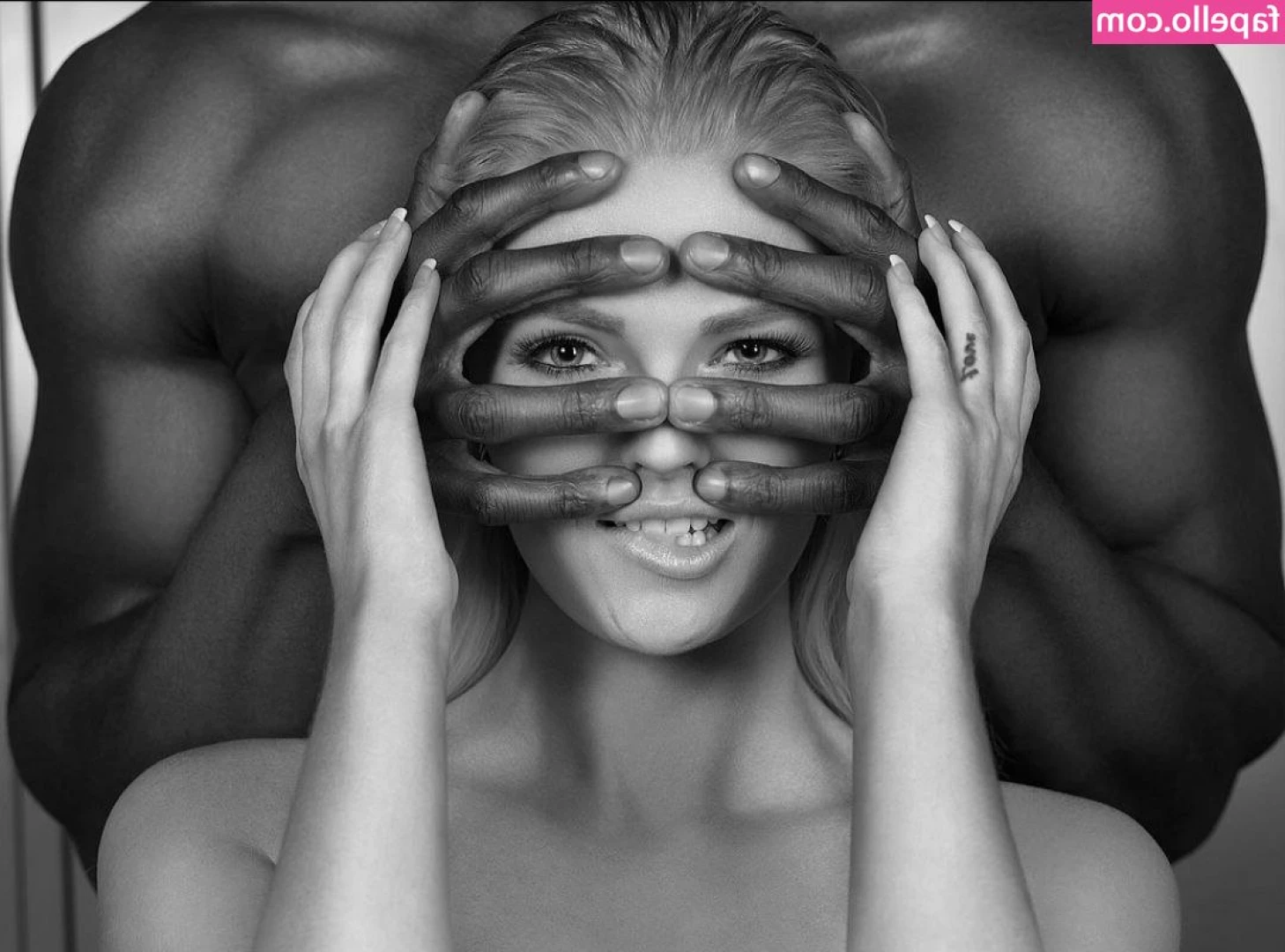 Zienna Sonne Williams [ zienna-sonne-williams ] - See my muscles working