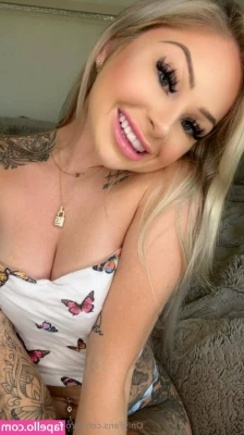 brookegonerouge - Hot chick @lanaa.queen 💦 loves to butter herself up and ride on