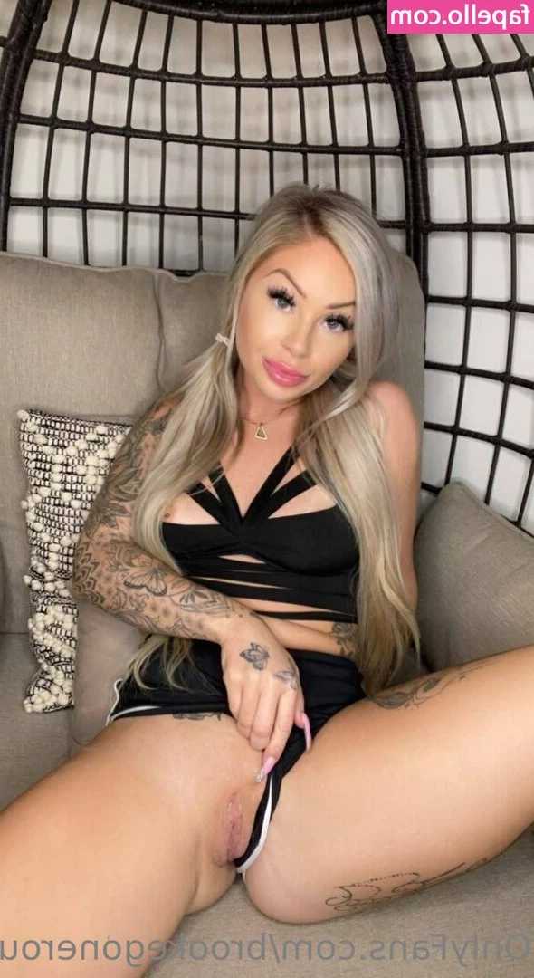 brookegonerouge - How s everyone s hump day  Who wants to pull my hair