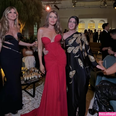 Sofia Vergara [ sofia-vergara ] - First post  Let s see how this goes