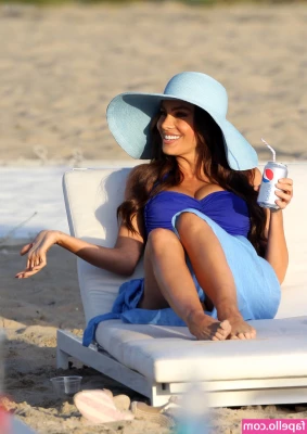 Sofia Vergara [ sofia-vergara ] - Do u like my Boltons 😜